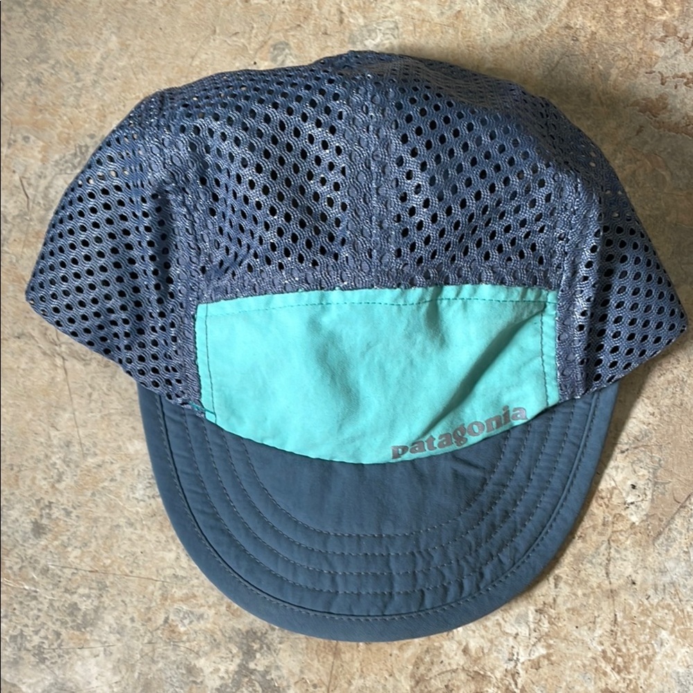 Patagonia duckbill hat Navy and Aqua Mesh